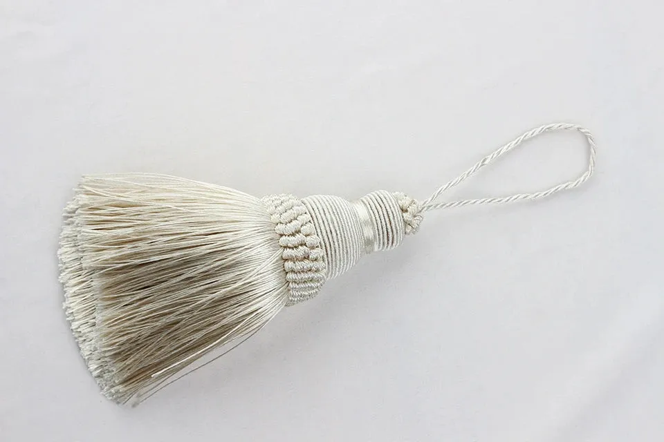 1 PC / Rosso Key Tassel
