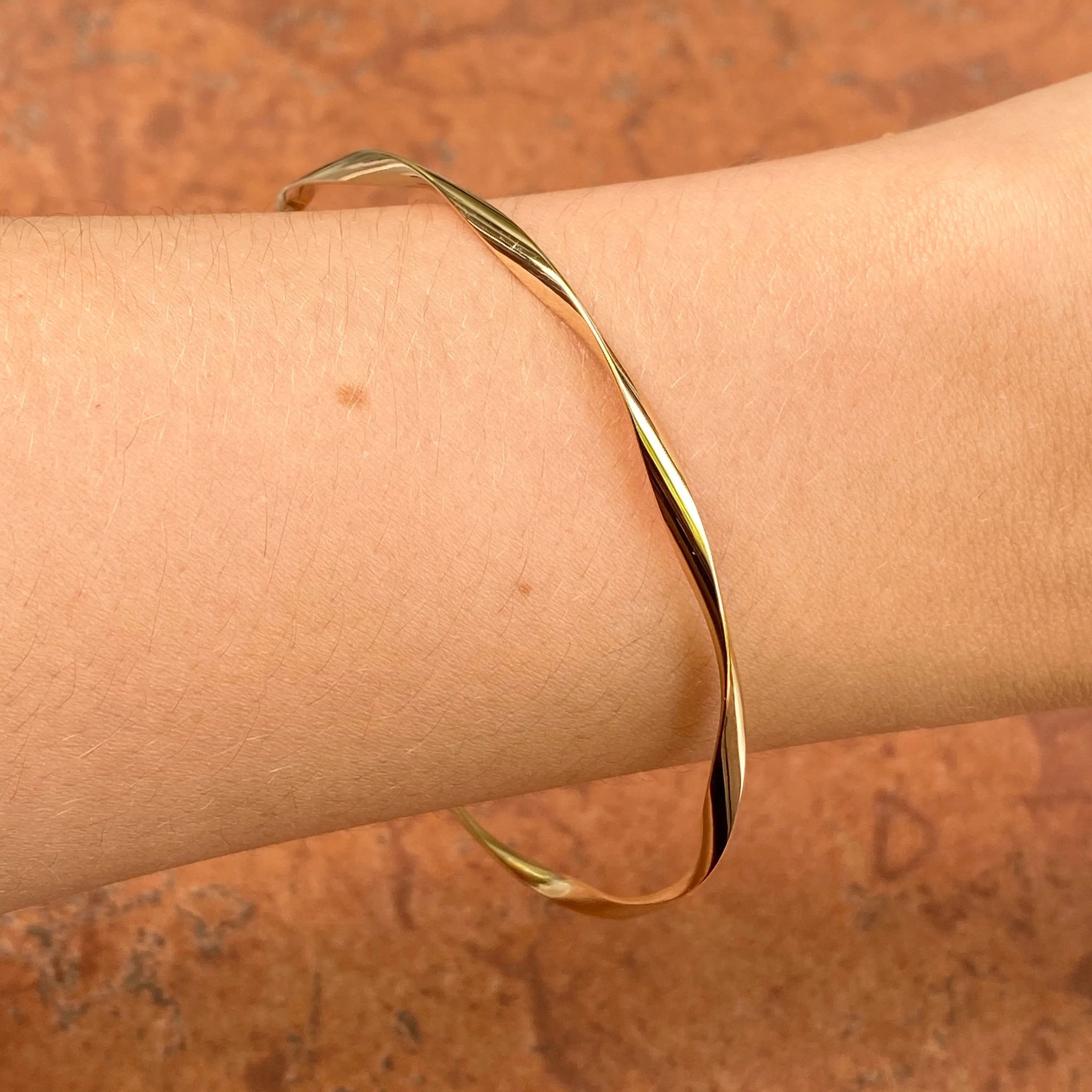 14KT Yellow Gold Twisted Round Slip On Bangle Bracelet