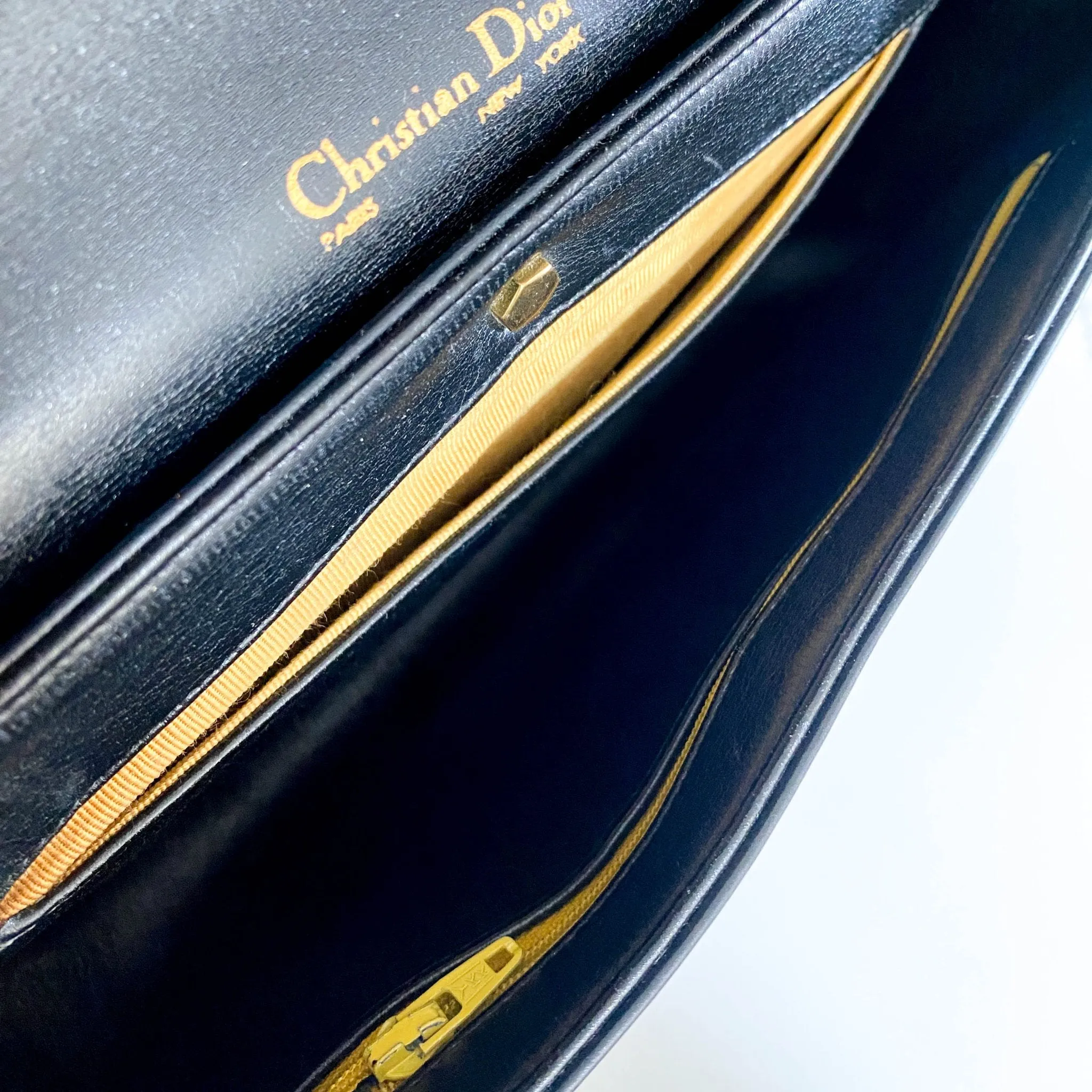 Black Leather Vintage Hand Bag