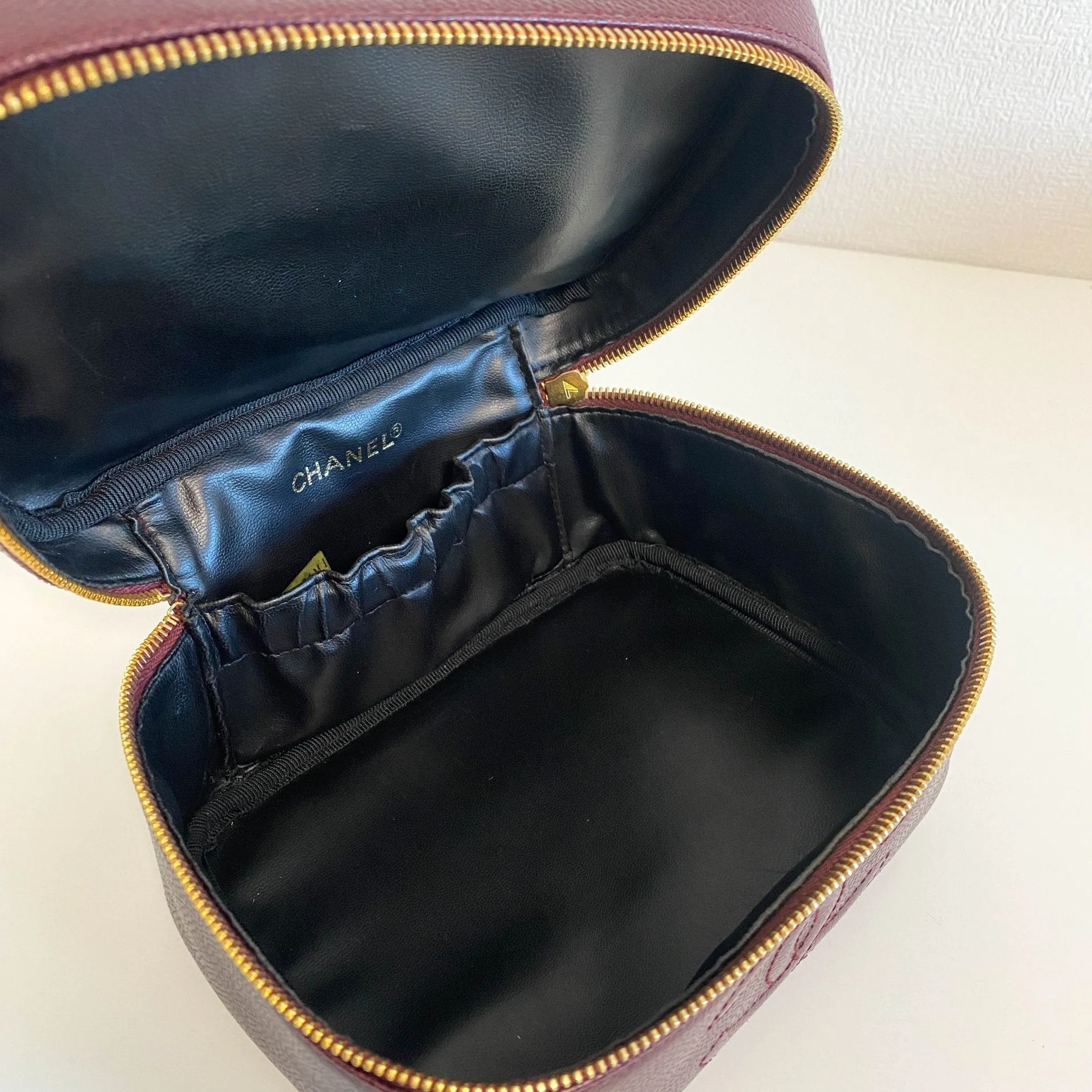 CC Logo Vanity Case Aubergine Leather