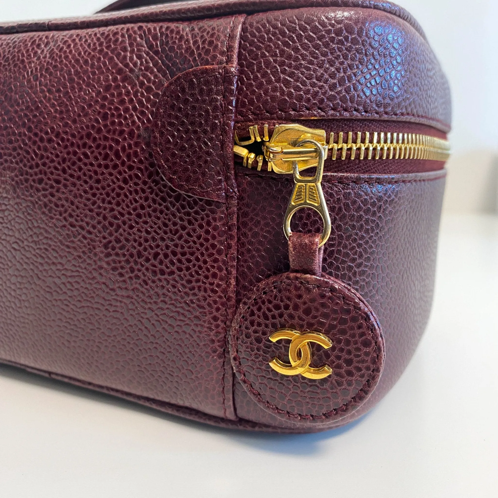 CC Logo Vanity Case Aubergine Leather