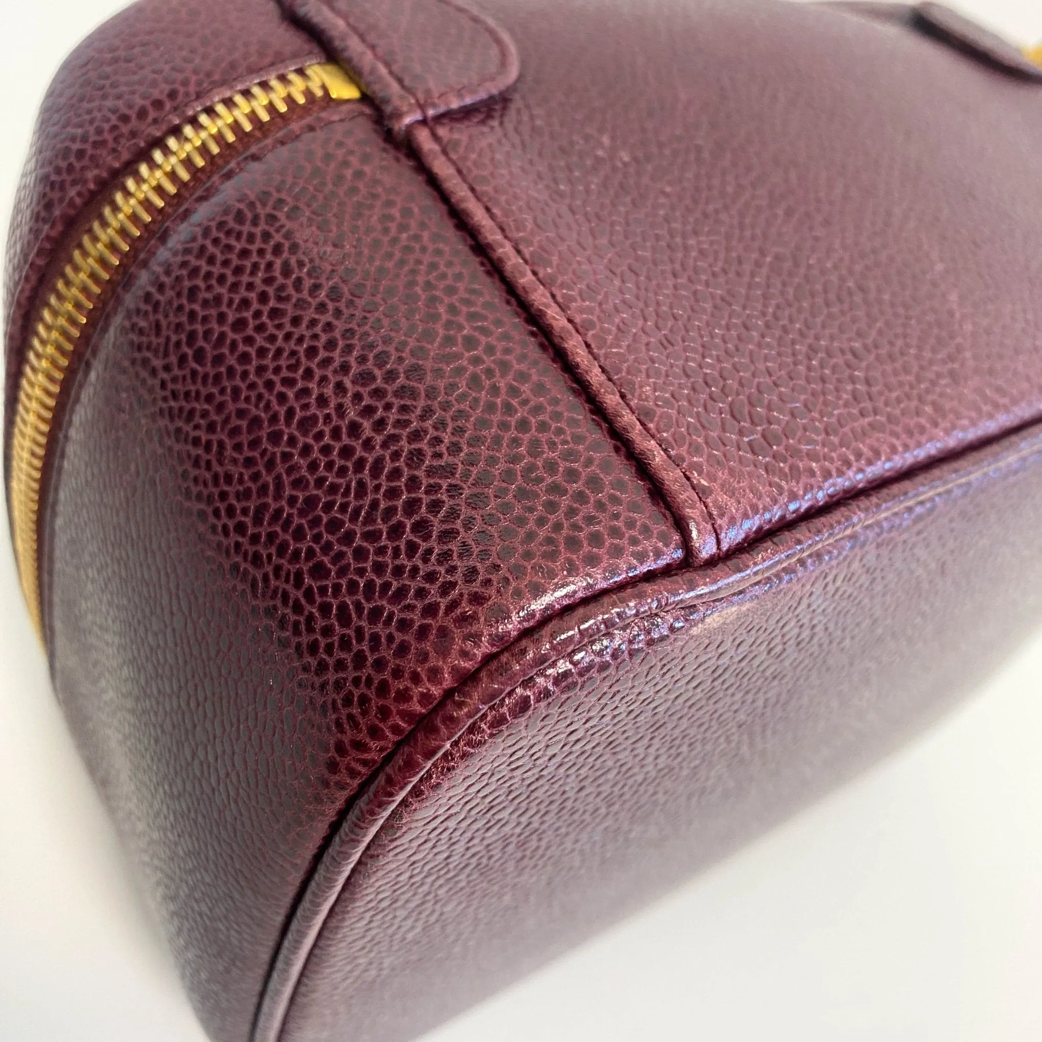 CC Logo Vanity Case Aubergine Leather