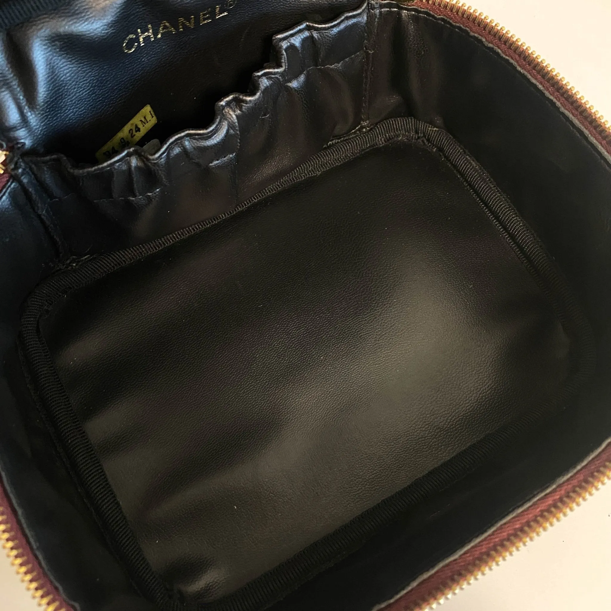 CC Logo Vanity Case Aubergine Leather