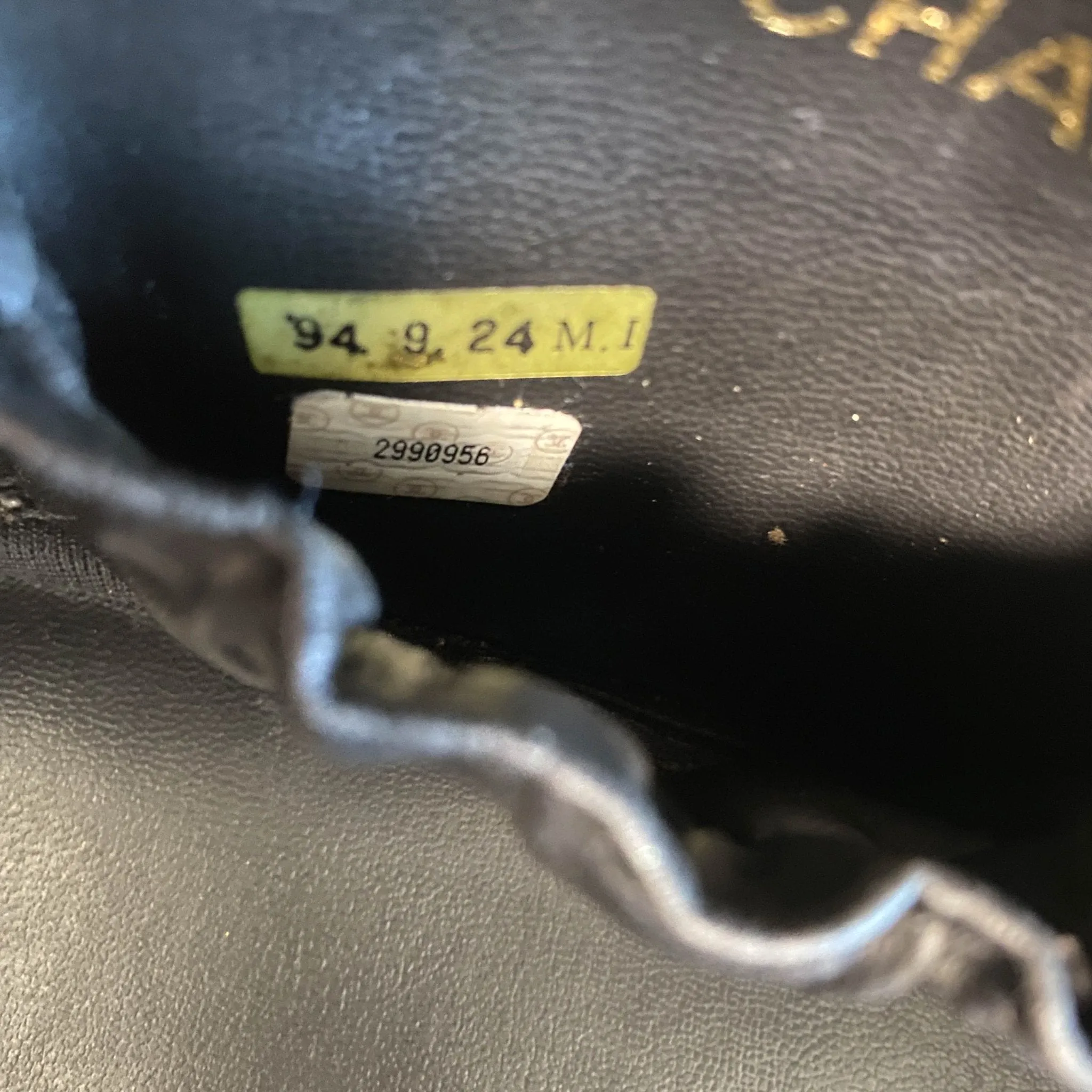 CC Logo Vanity Case Aubergine Leather