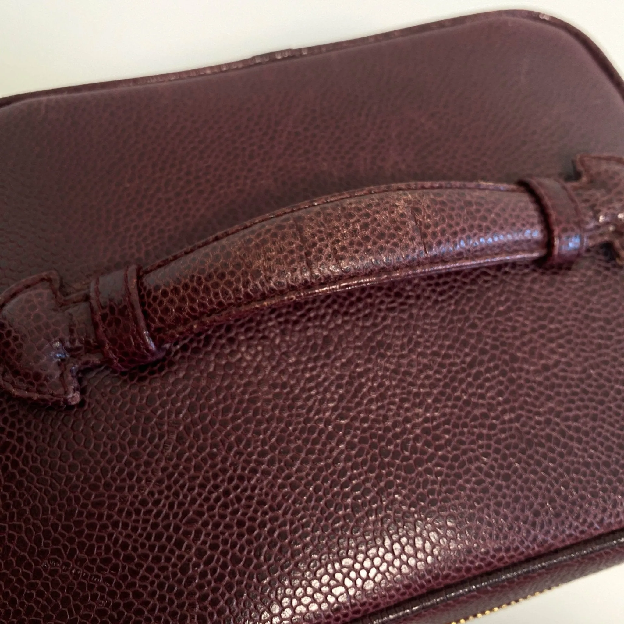 CC Logo Vanity Case Aubergine Leather
