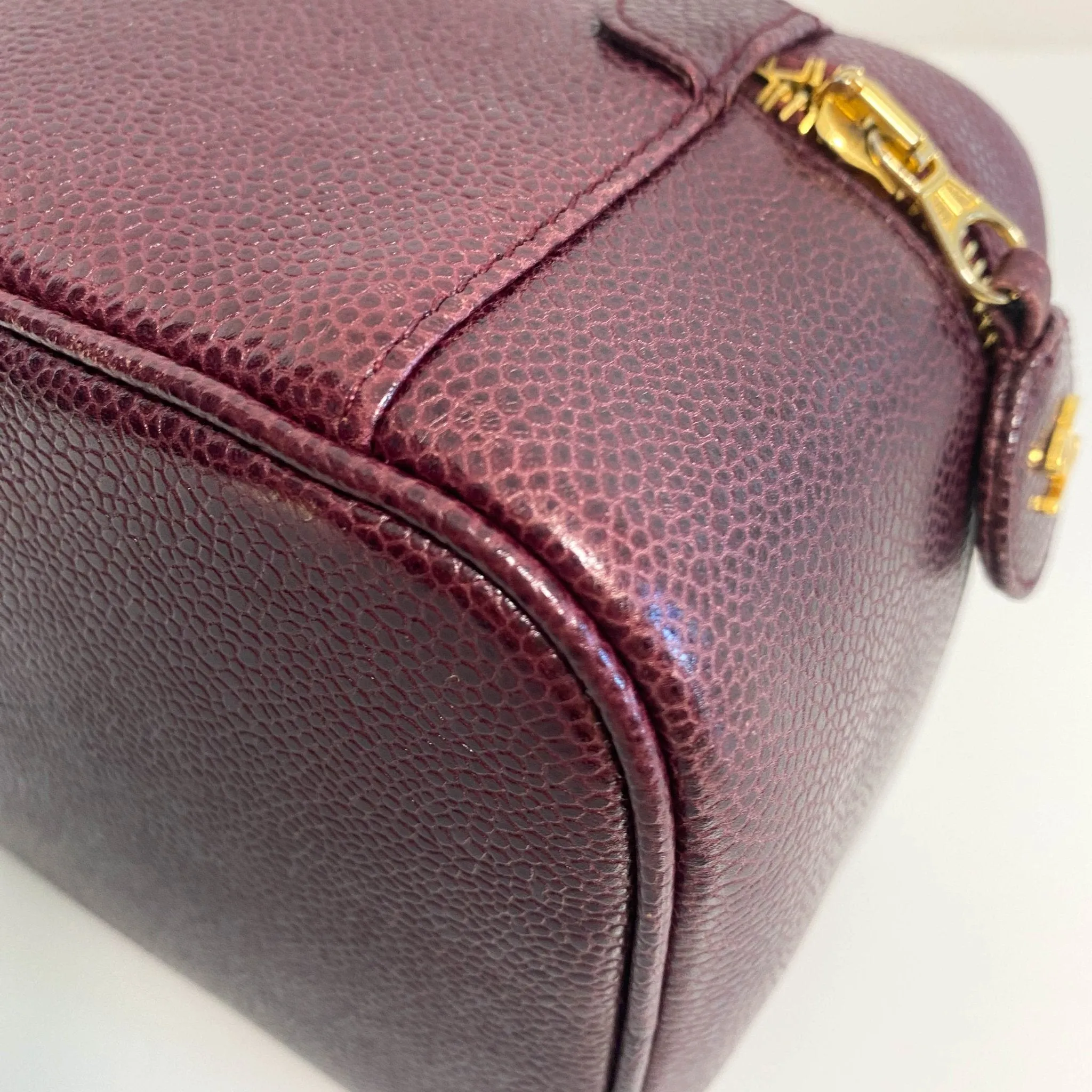 CC Logo Vanity Case Aubergine Leather