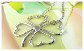 Elegant OL Temperament Clover Pendant Necklace