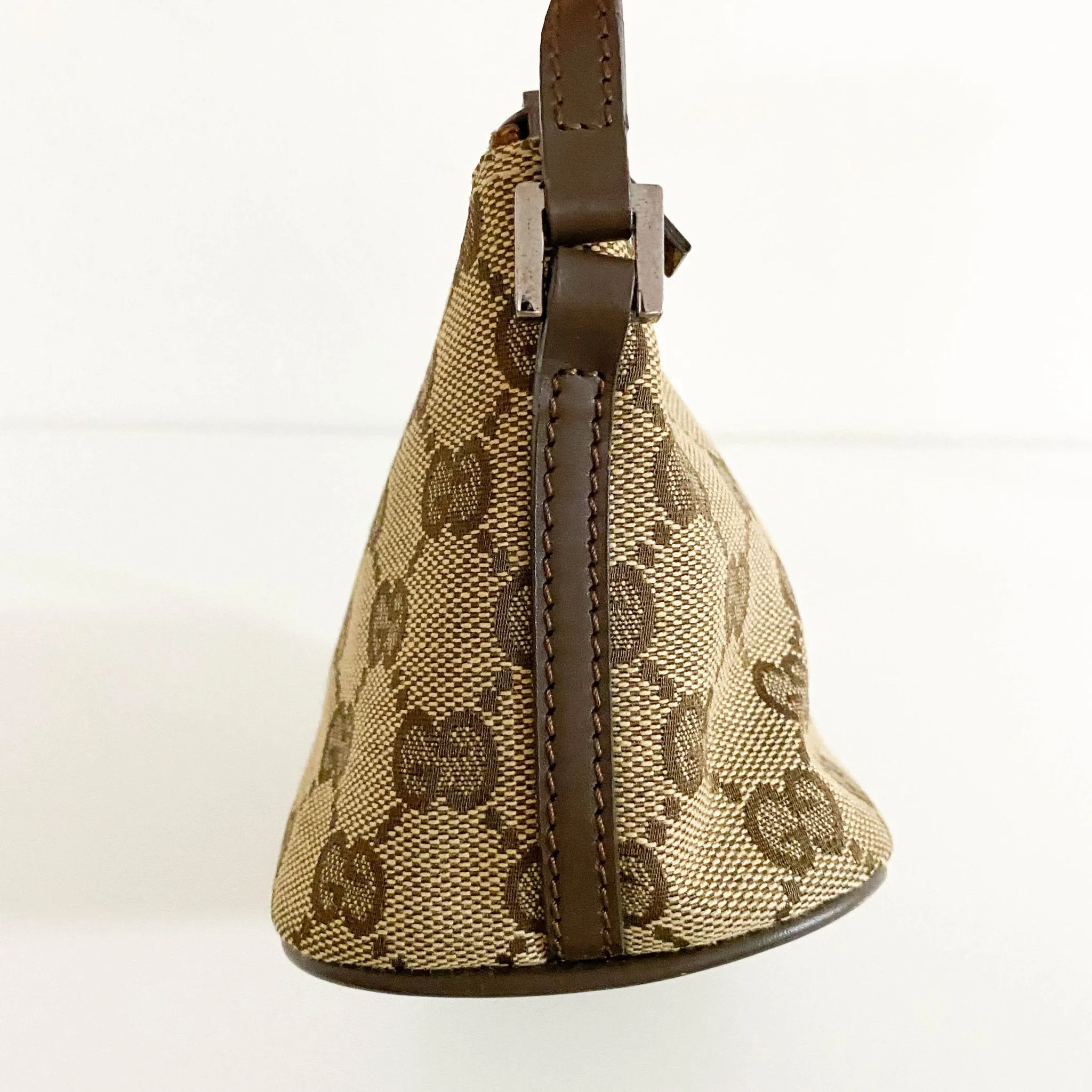 GG Canvas Accessoire Pouch
