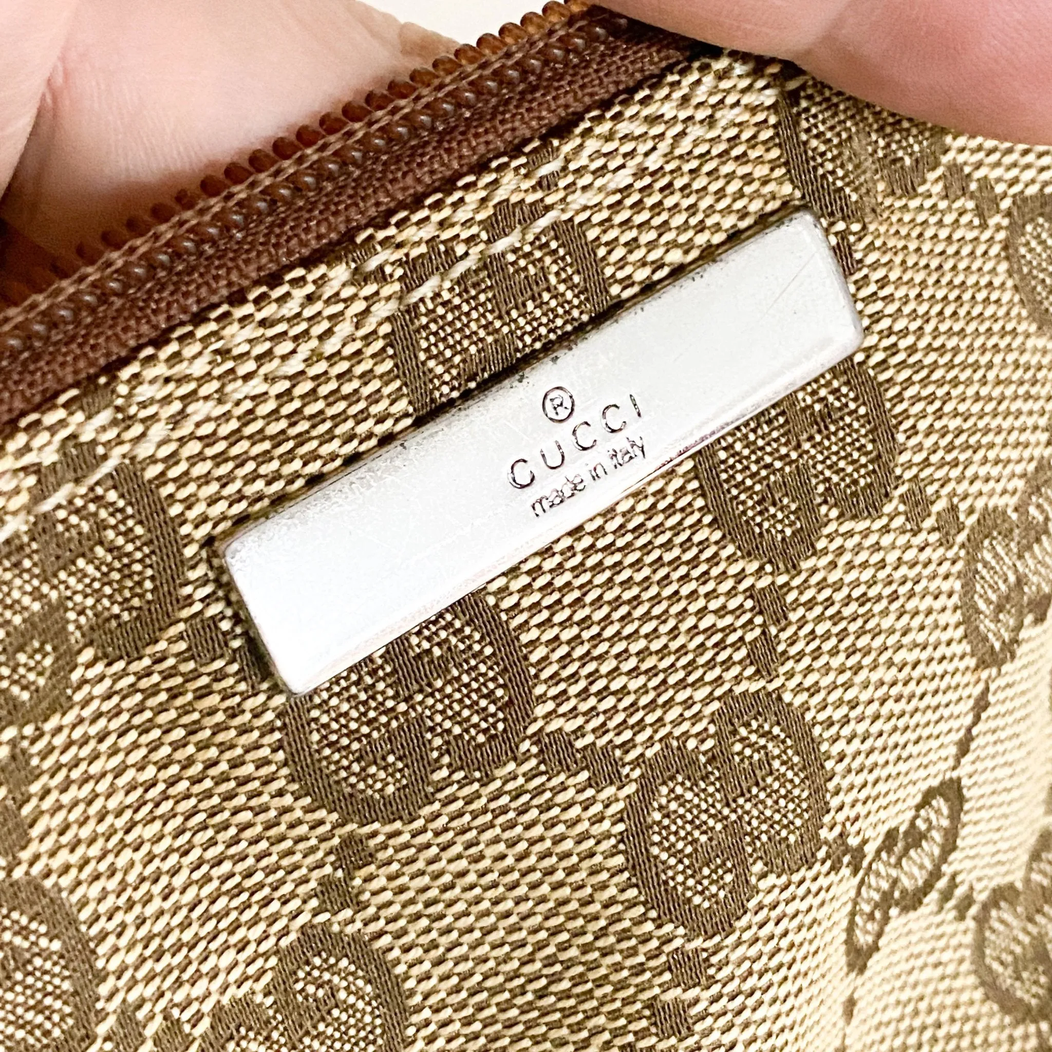 GG Canvas Accessoire Pouch