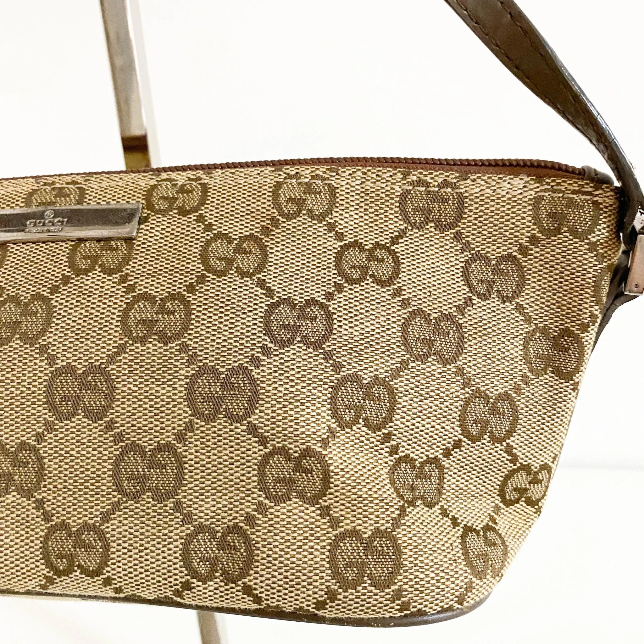 GG Canvas Accessoire Pouch