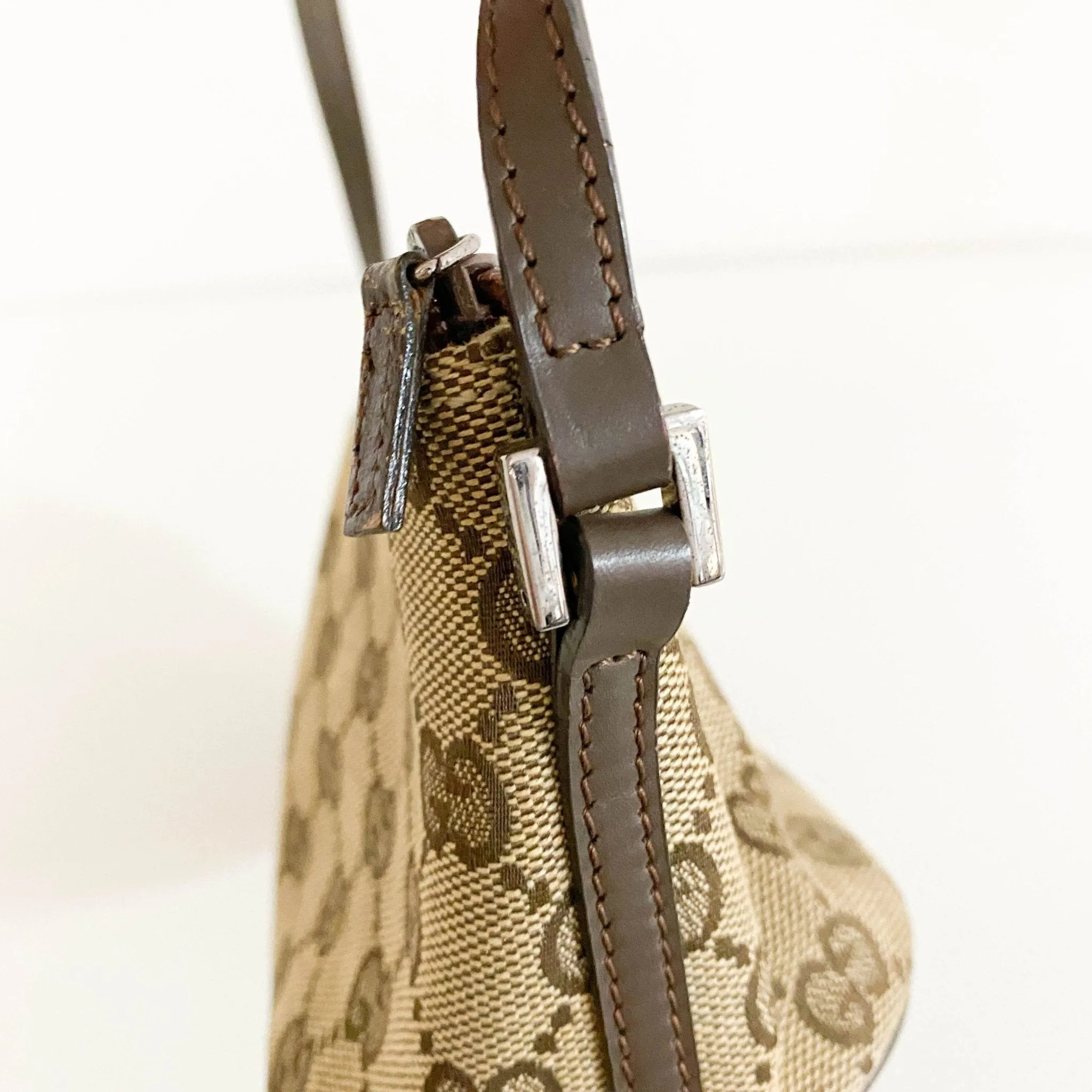 GG Canvas Accessoire Pouch