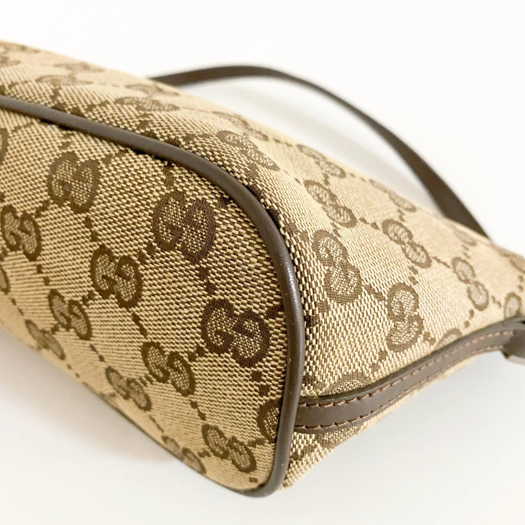 GG Canvas Accessoire Pouch