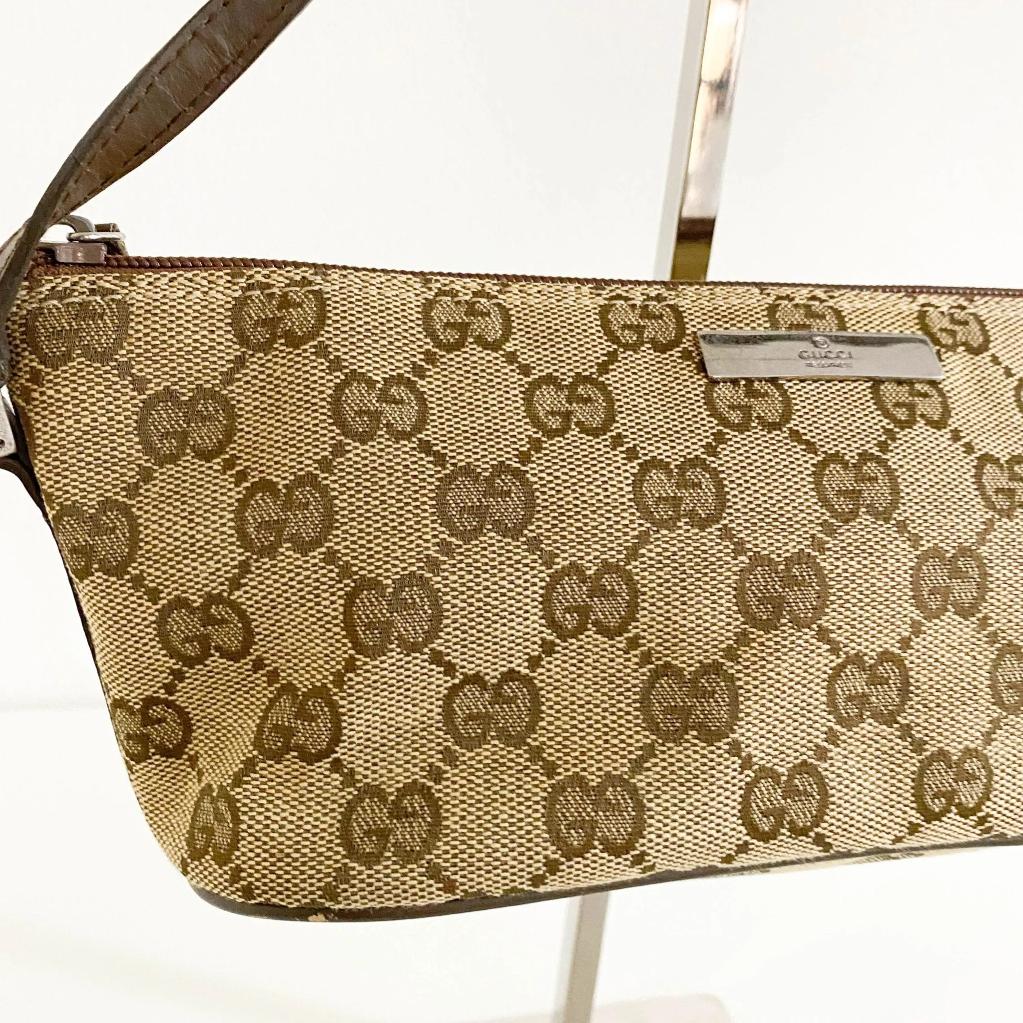 GG Canvas Accessoire Pouch