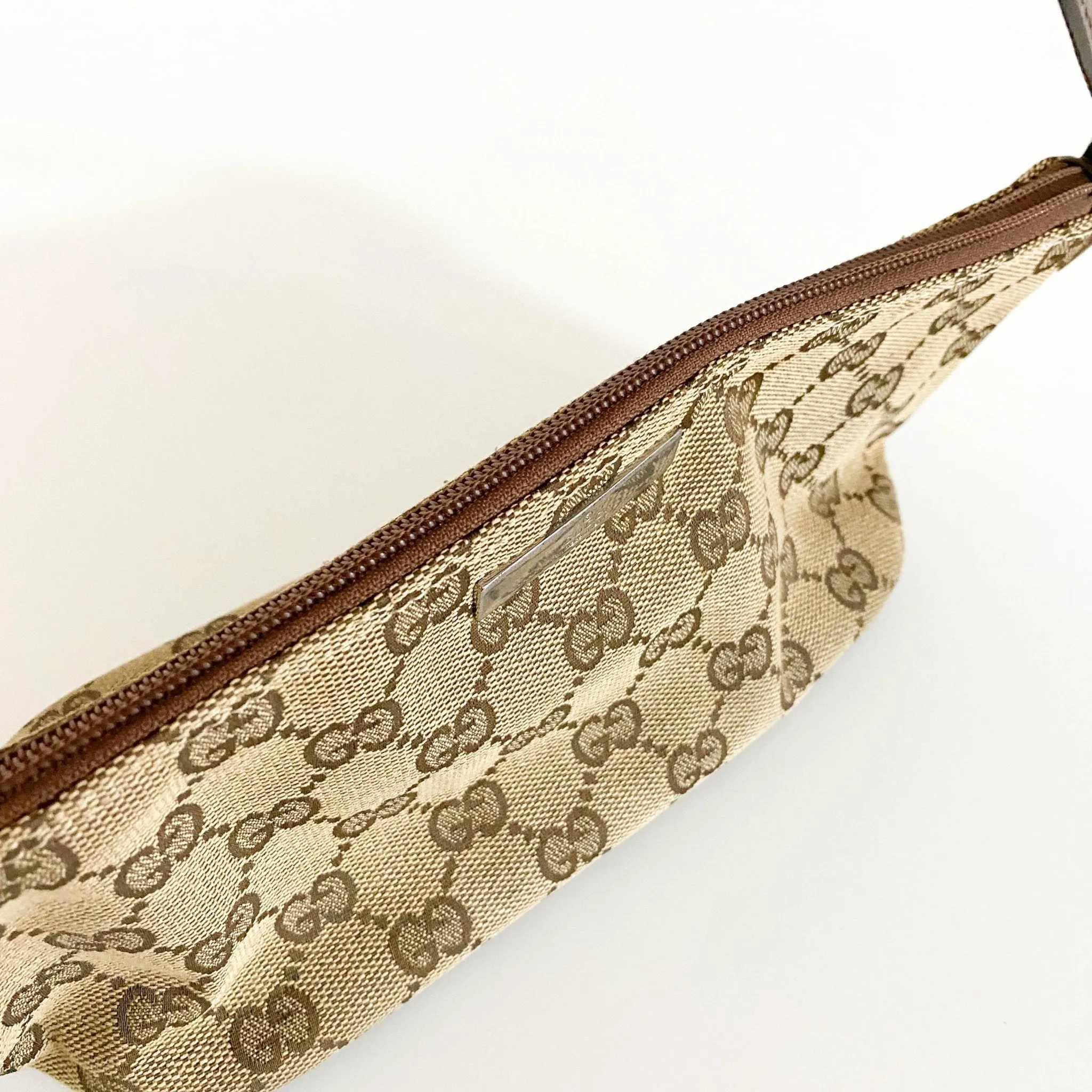 GG Canvas Accessoire Pouch