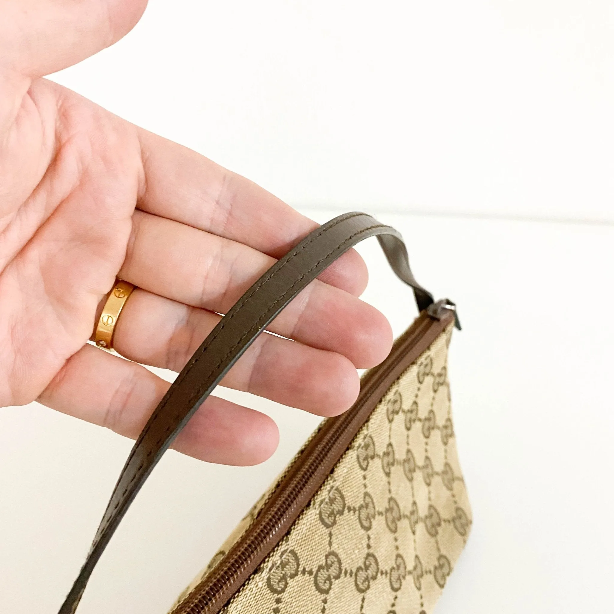 GG Canvas Accessoire Pouch