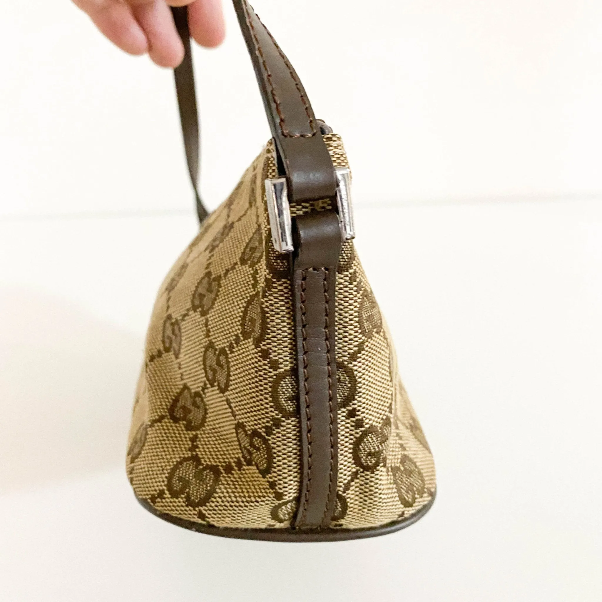 GG Canvas Accessoire Pouch