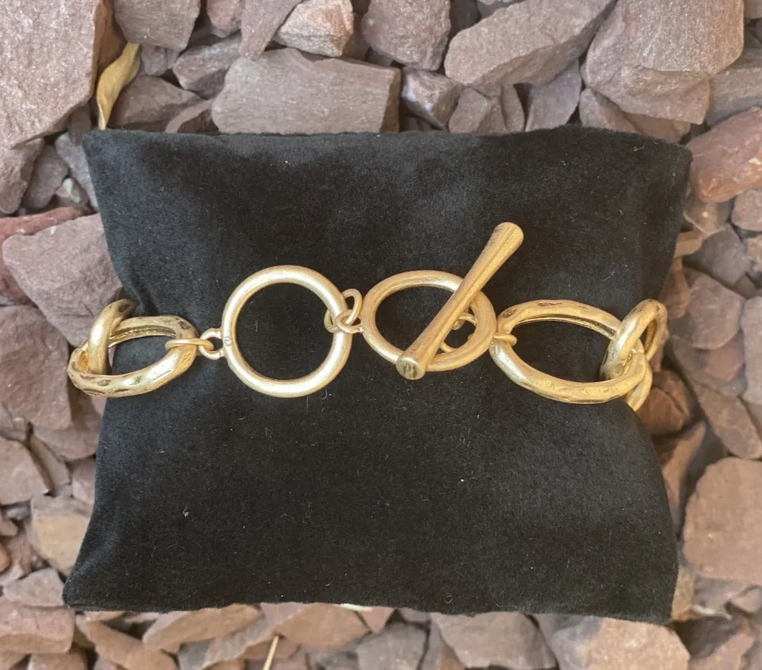 Gold Tone Chain Link Toggle Closure Bracelet
