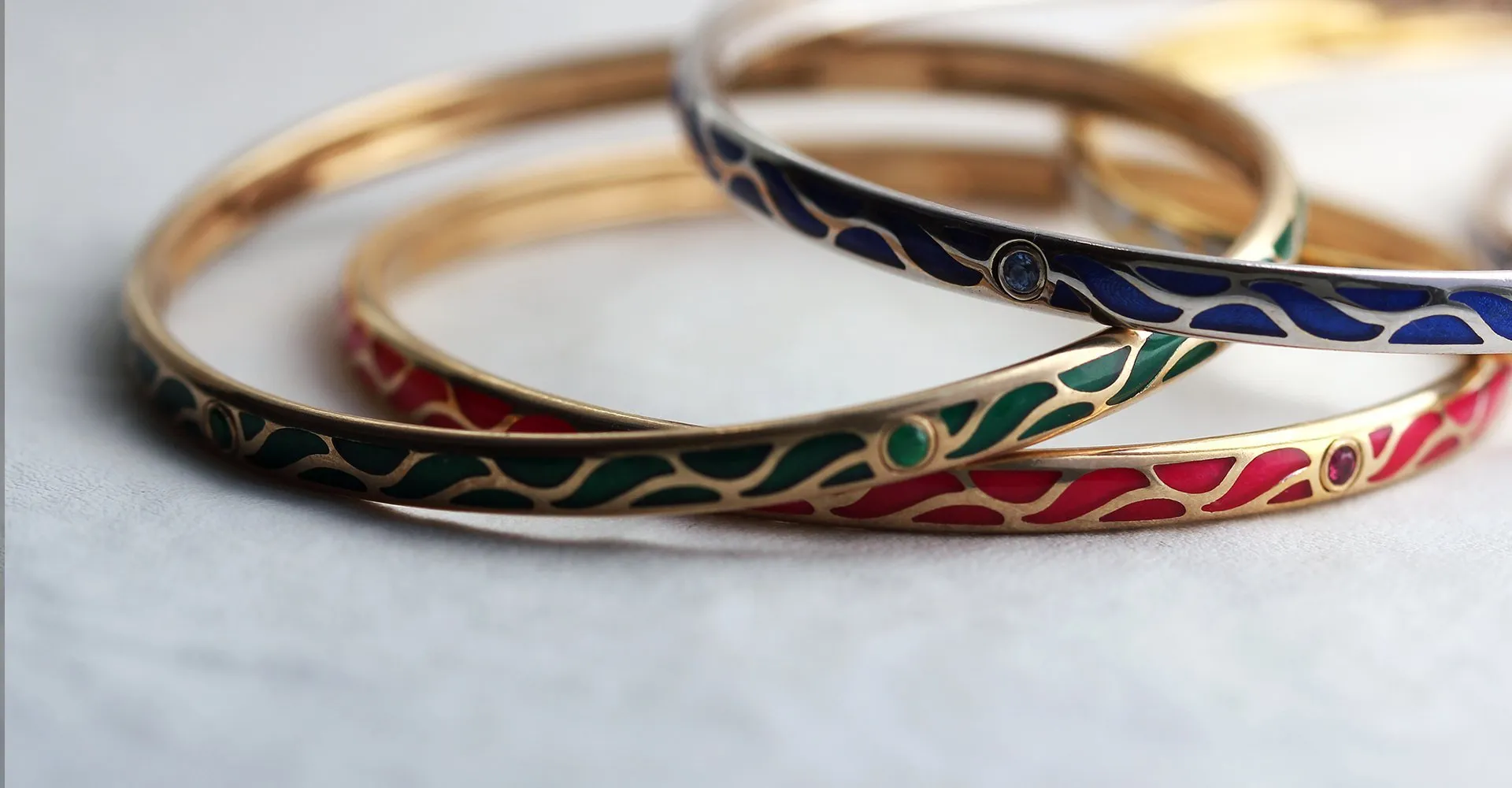 Great Wave - Sapphire gold bangles for women