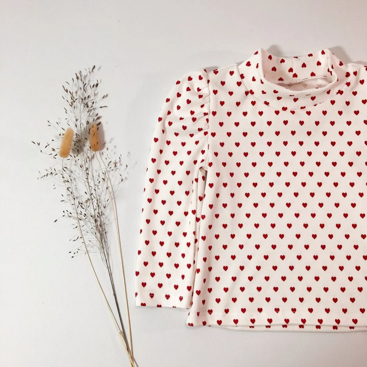 Lobelia Kids Tee-shirt Sewing Pattern - Girls 3/12 - Ikatee