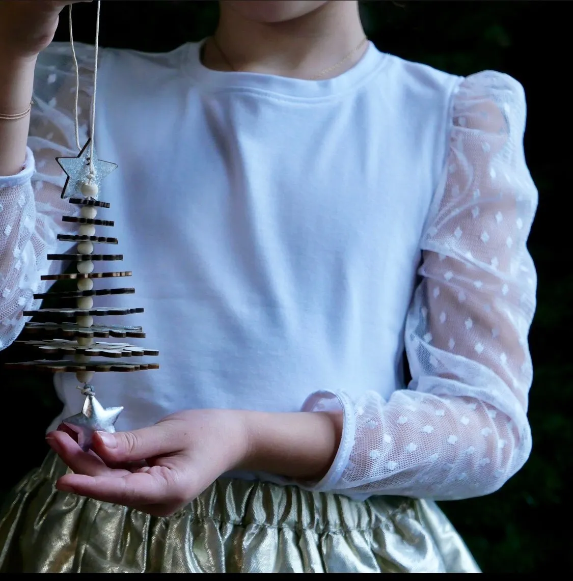 Lobelia Kids Tee-shirt Sewing Pattern - Girls 3/12 - Ikatee