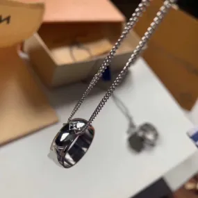LV Necklaces 010