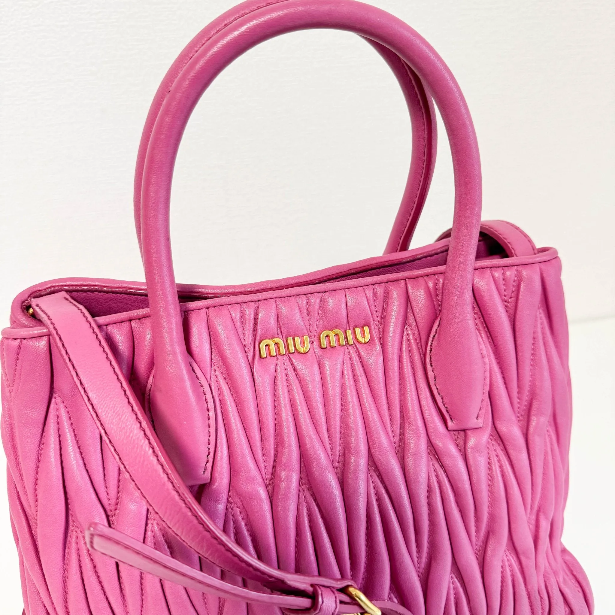 Nappa Matelassé Leather Top Handle Shoulder Bag Pink