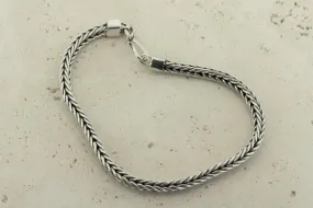 Narrow link bracelet