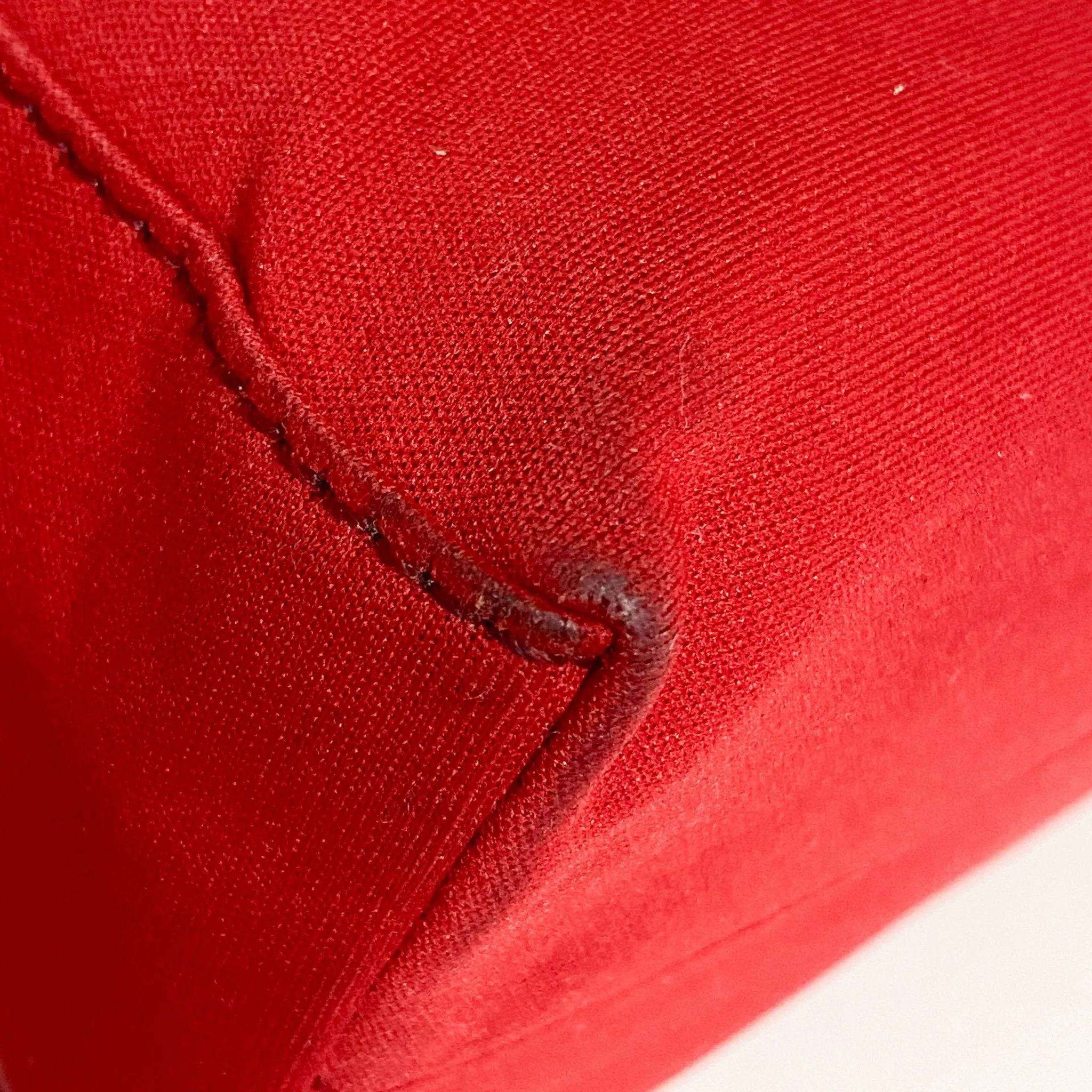 Neoprene Red Shoulder Bag