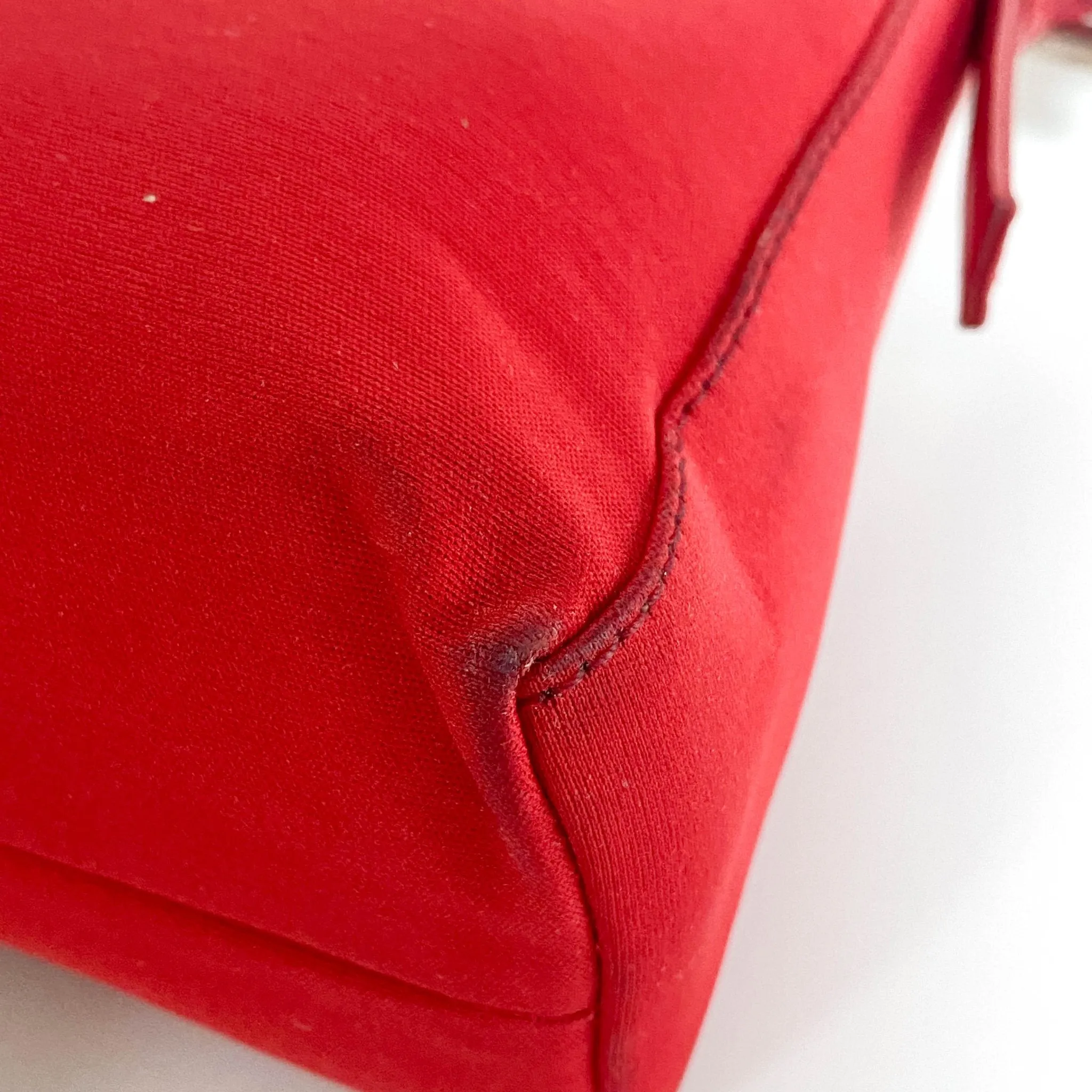 Neoprene Red Shoulder Bag