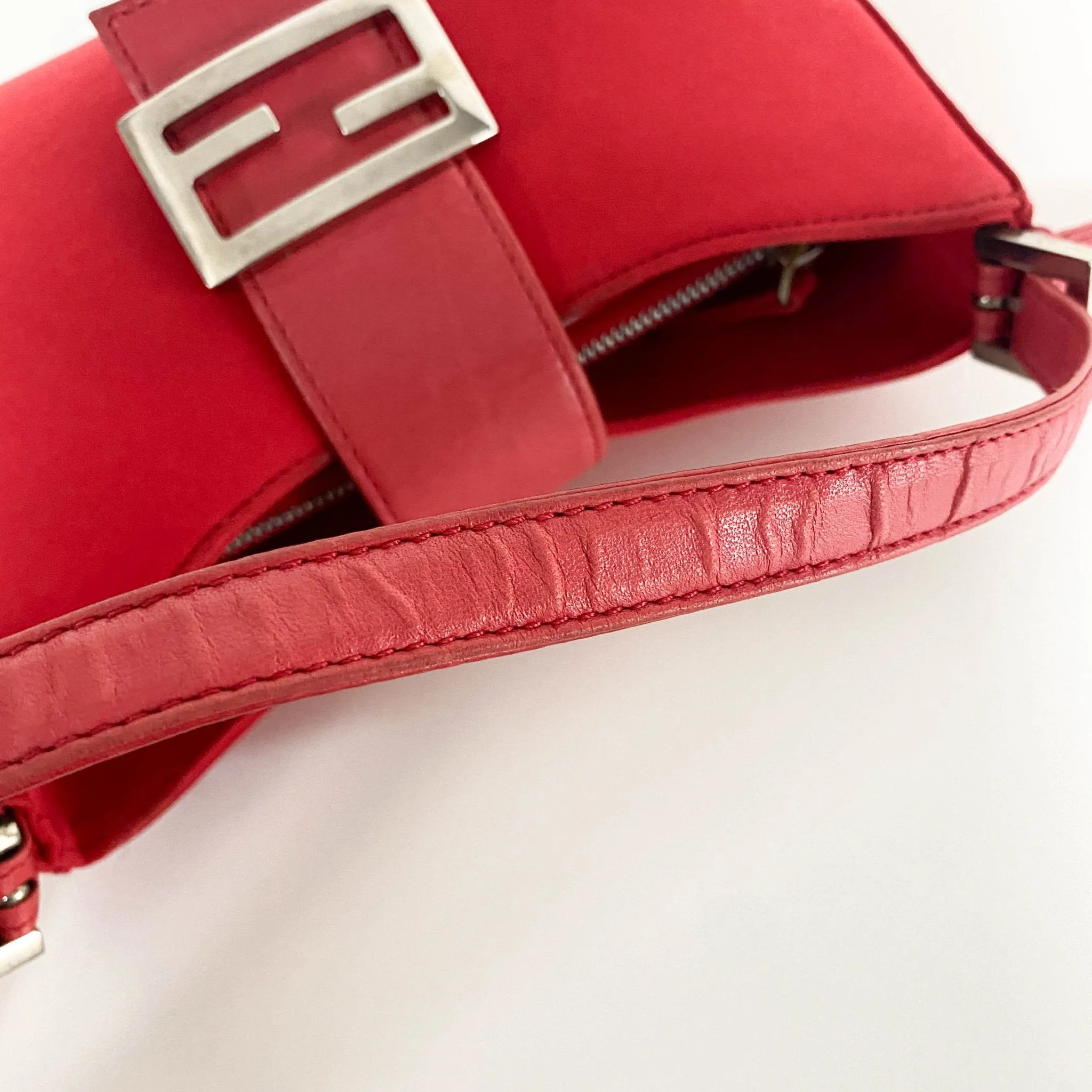 Neoprene Red Shoulder Bag