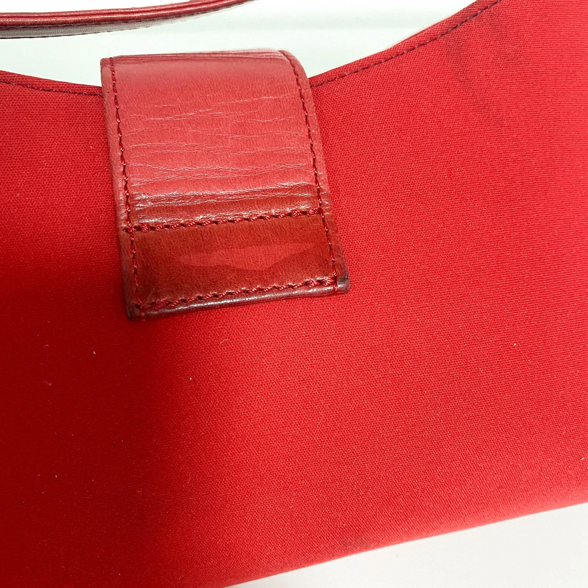 Neoprene Red Shoulder Bag