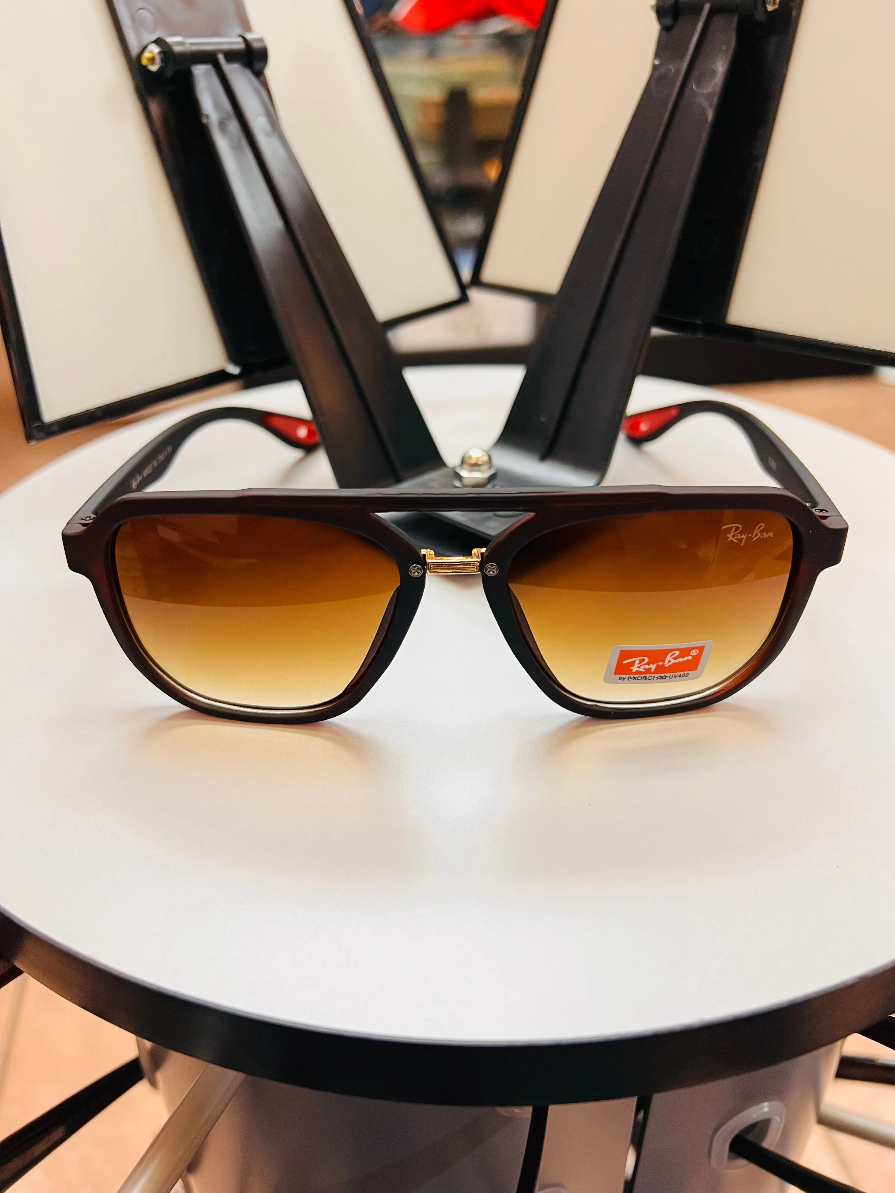 Ray-Ban Aviator-Style Sunglasses - Classic Elegance Redefined