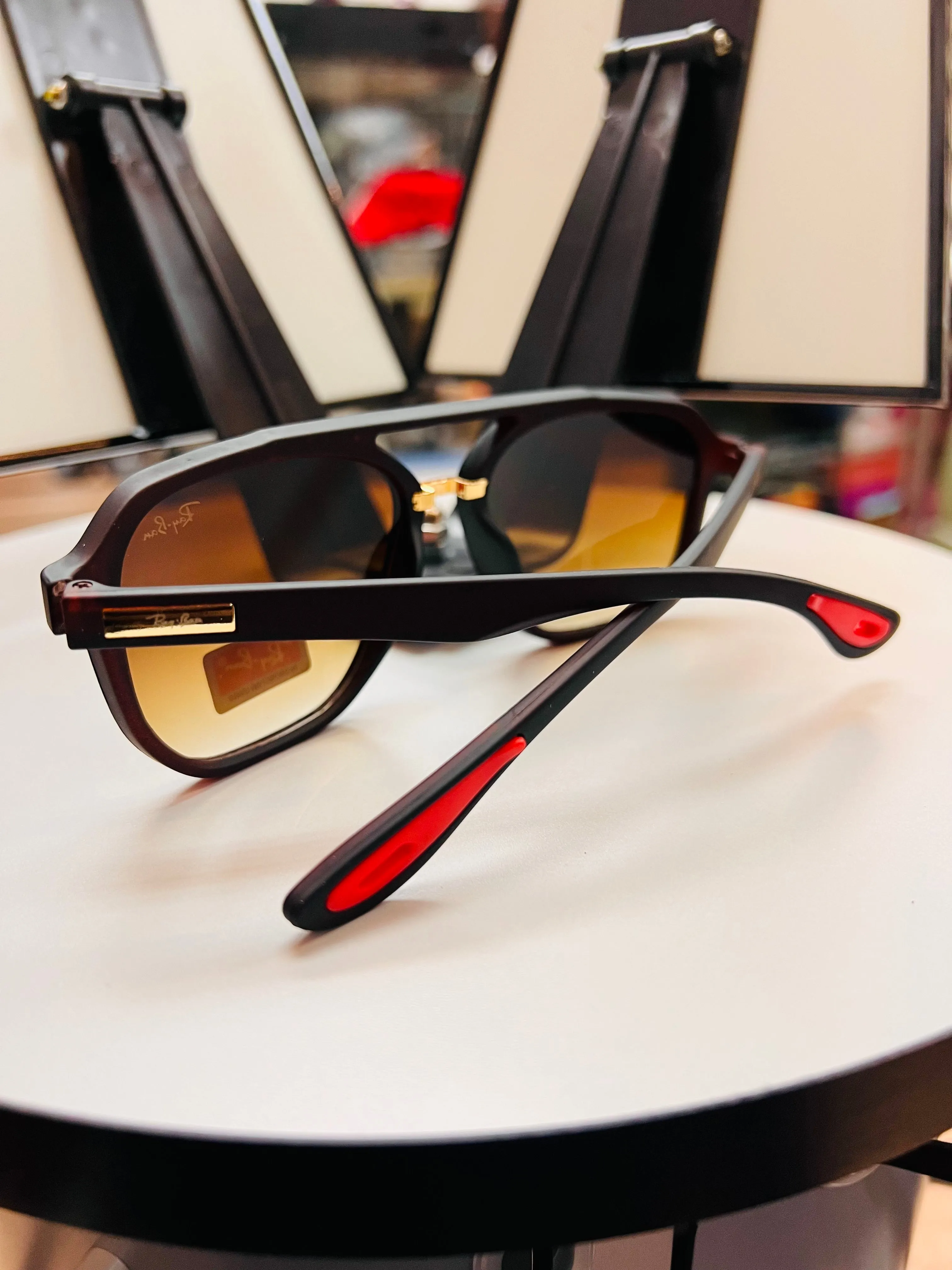Ray-Ban Aviator-Style Sunglasses - Classic Elegance Redefined