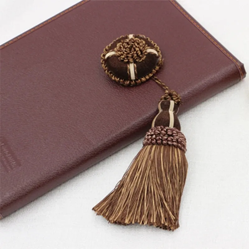 Utku Key Tassel