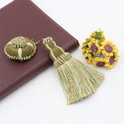 Utku Key Tassel