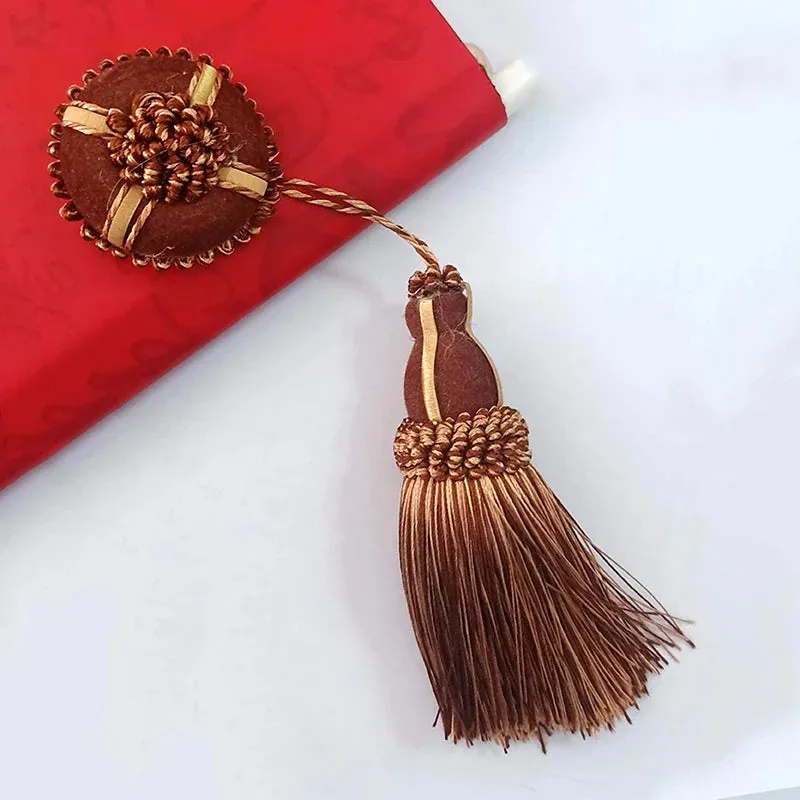 Utku Key Tassel
