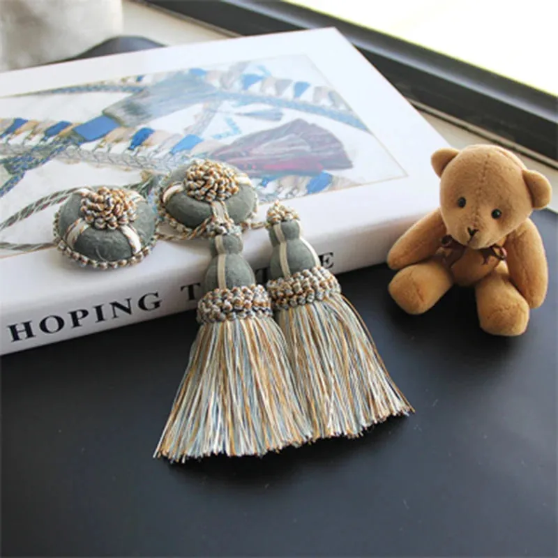 Utku Key Tassel