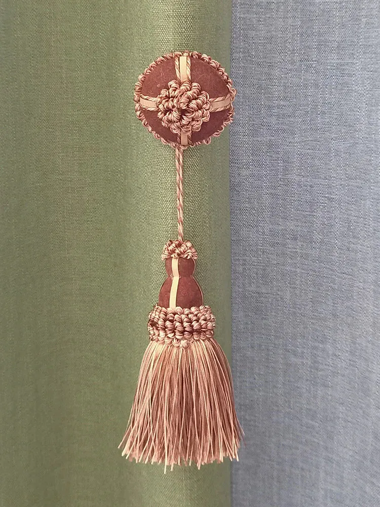 Utku Key Tassel