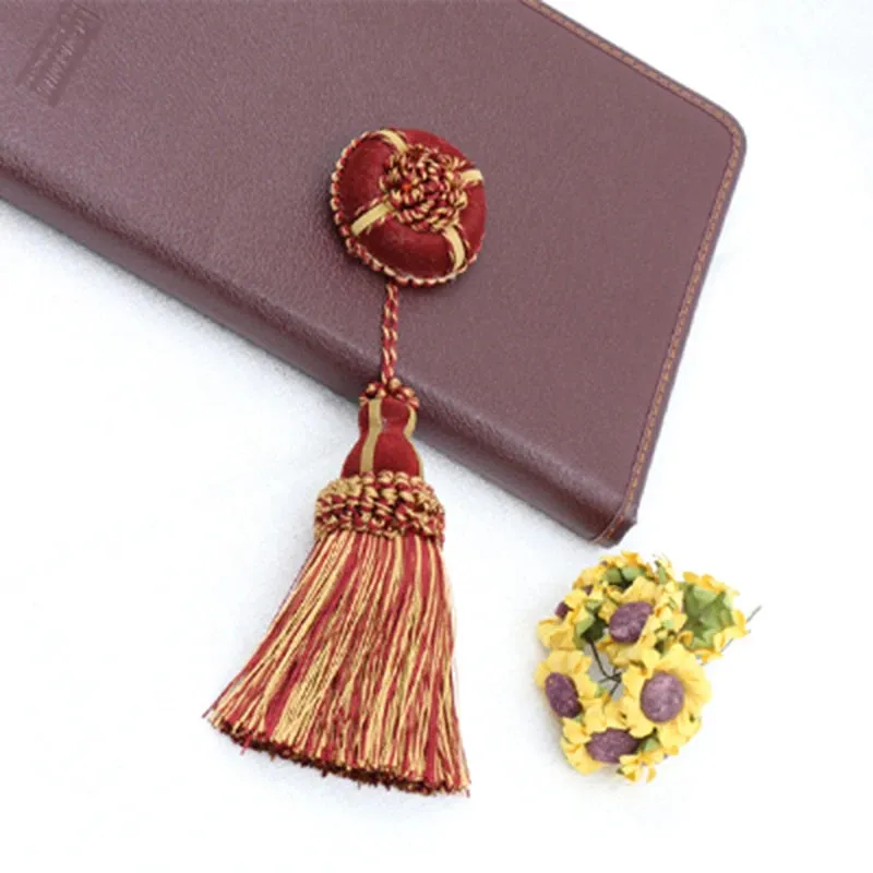 Utku Key Tassel