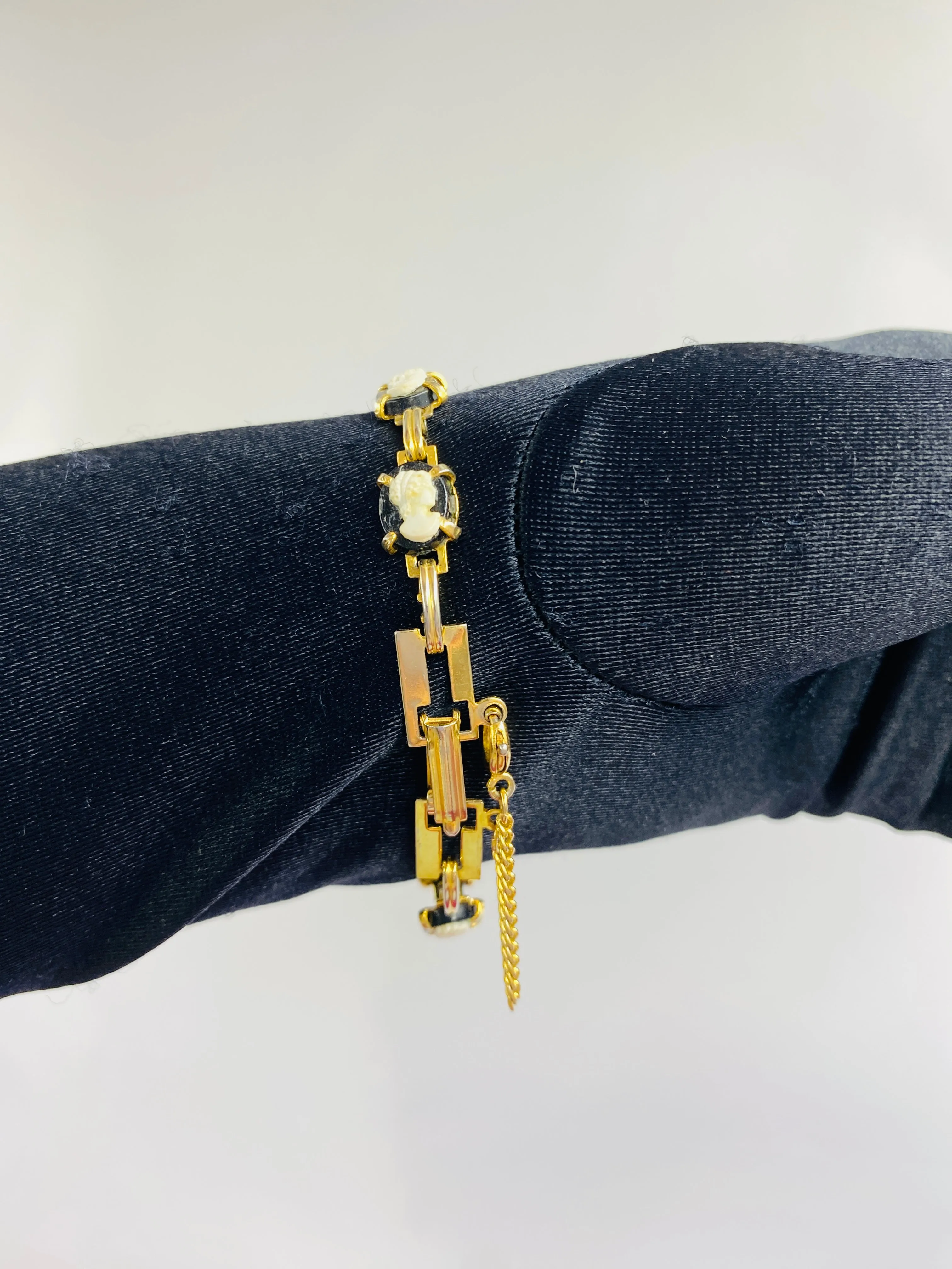 Vintage Goldtone Cameo Link Bracelet