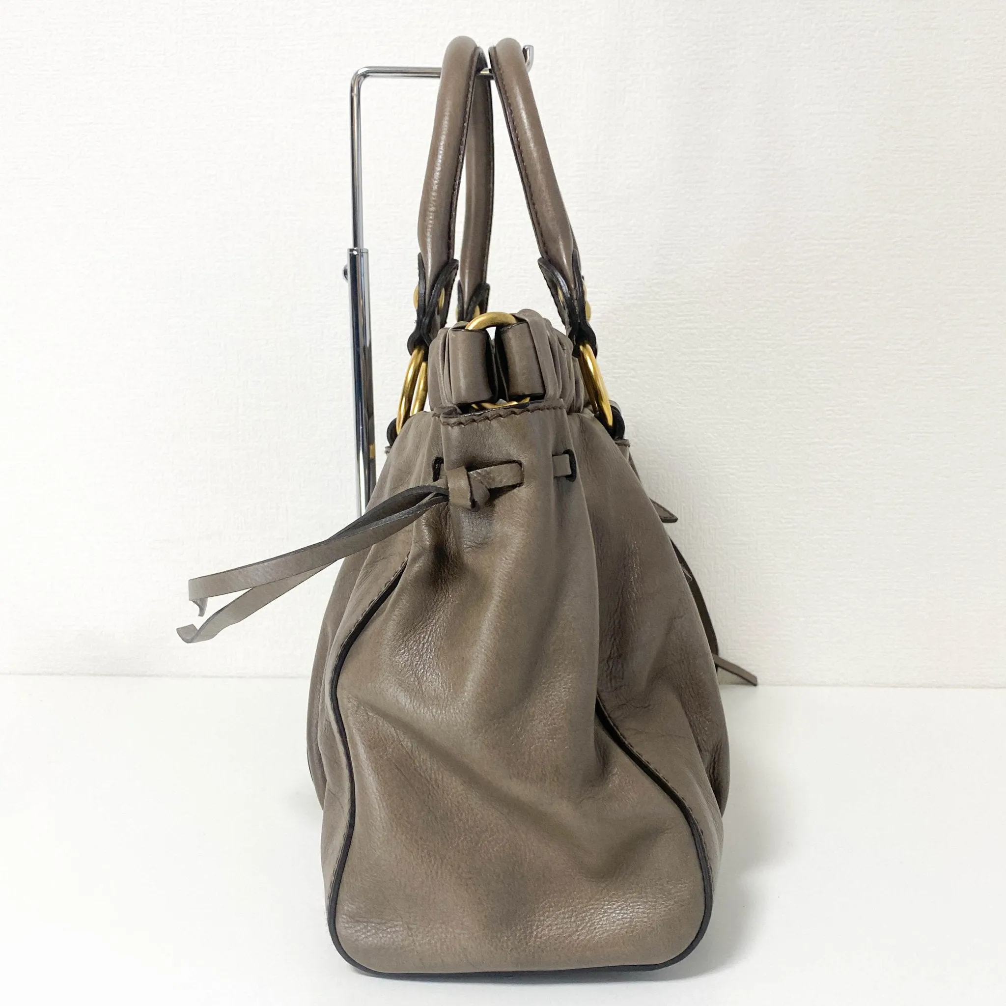 Vitello Lux Bauletto Leather Handbag Smoke Grey
