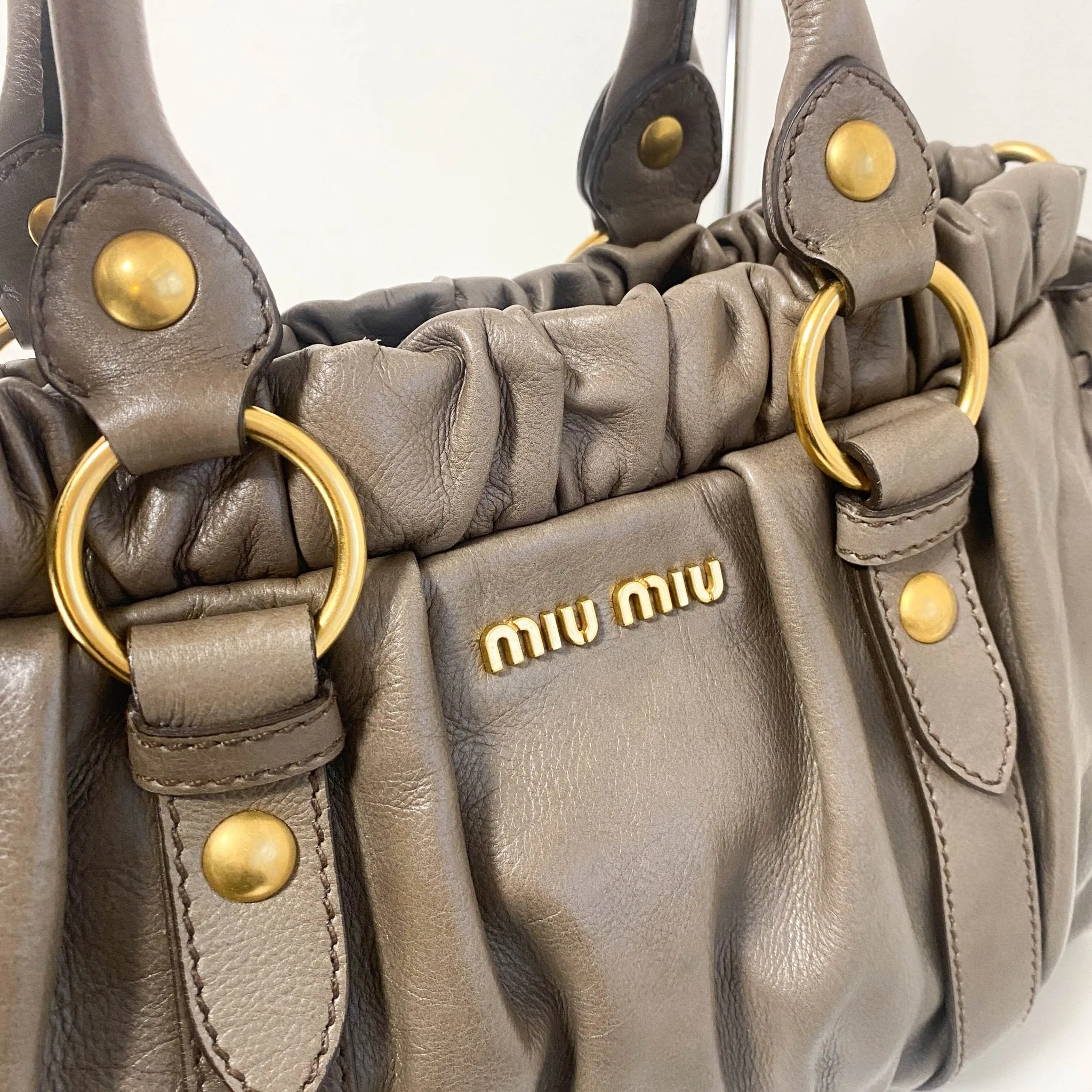 Vitello Lux Bauletto Leather Handbag Smoke Grey