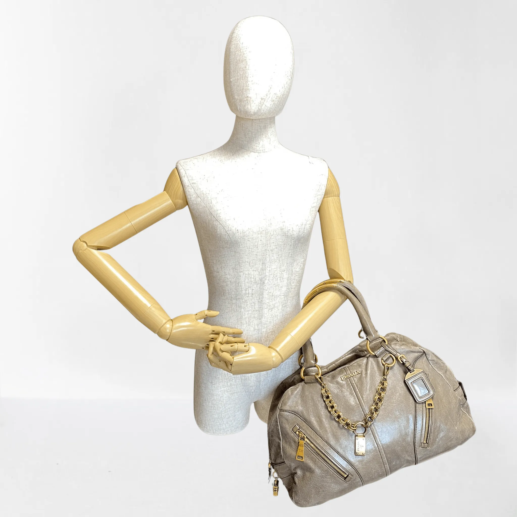 Vitello Shine Khaki Leather Hand Bag
